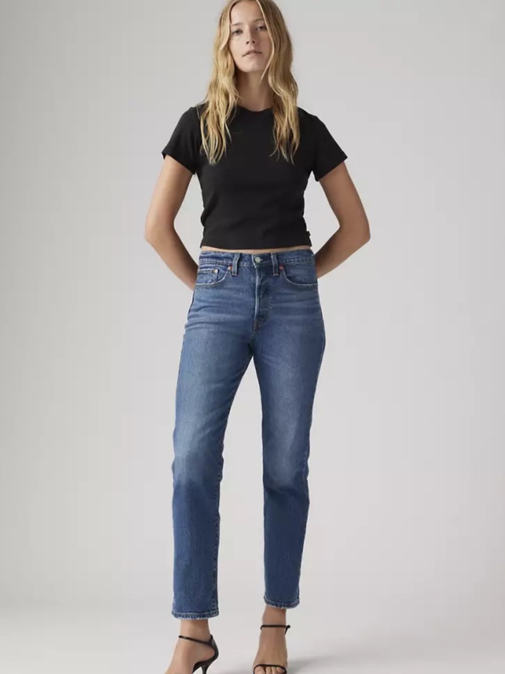 Levi's Premium Straight Fit Jeans in Medium Blue Wash Size W25 L30